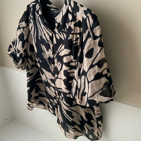 Ever New Black and Cream Abstract Blouse lined & light weight - Picture 2 of 9